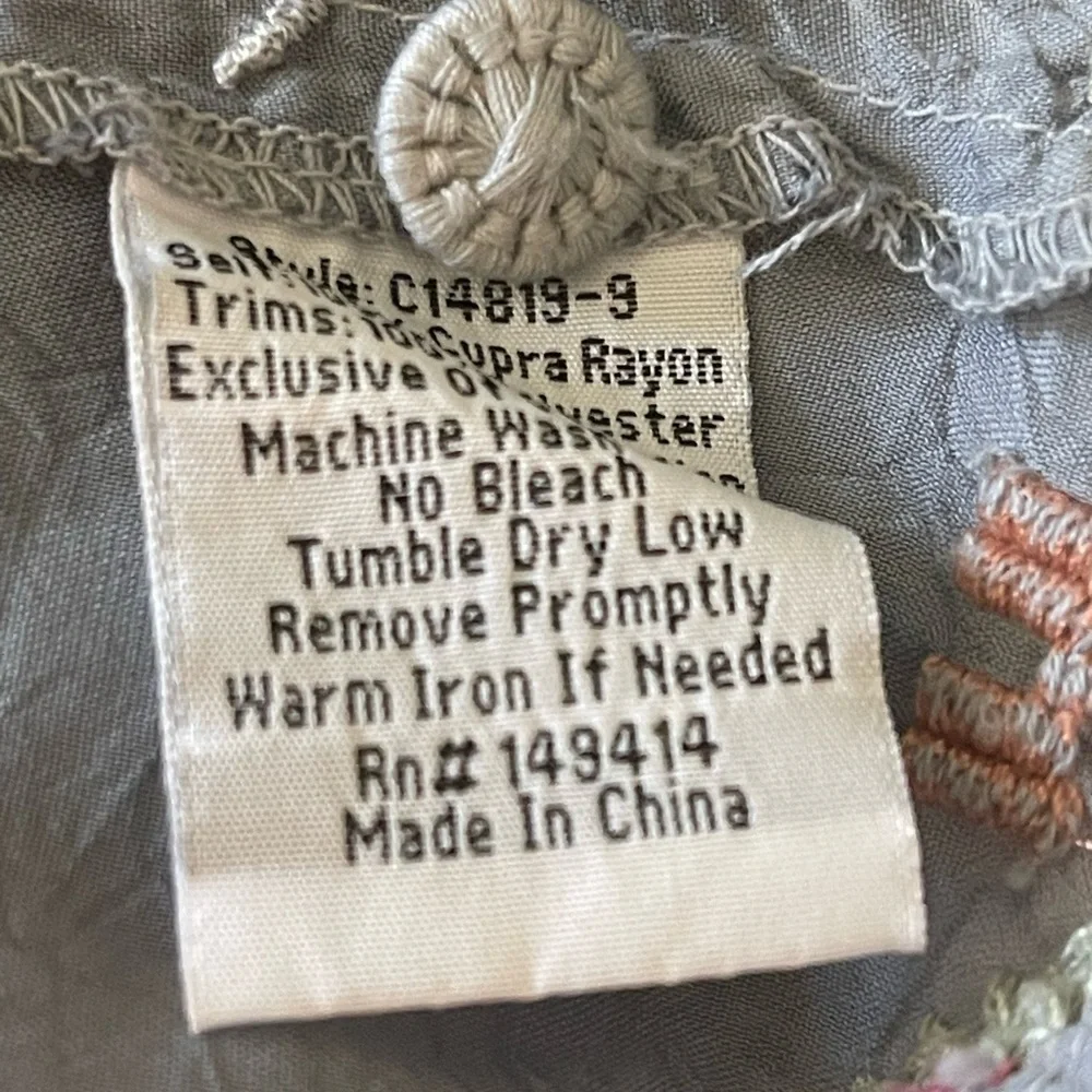 RARE - Johnny Was Mari Gray Embroidered Top - GUC style C14819-9 - Picture 12 of 14